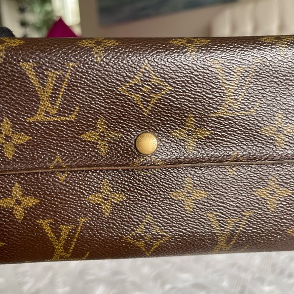 Authentic LOUIS VUITTON
Monogram - Picture 7 of 16
